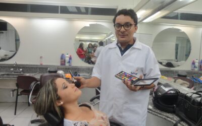 Automaquiagem é colocada em prática no Centro de Educação Profissional de Imperatriz