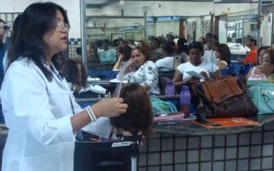 Oficina de “Corte e Escova” para instrutores da área de beleza