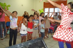 Leia mais sobre o artigo Projeto “A magia das histórias infantis” encanta crianças de Caxias