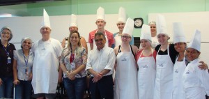 Leia mais sobre o artigo Grupo de canadenses participa de aula-show sobre gastronomia no Senac