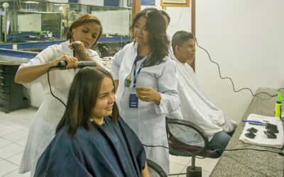 Cursos de beleza do Senac proporcionam fontes de renda