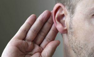Leia mais sobre o artigo Dia do Surdo relembra desafios e lutas de pessoas com deficiência auditiva
