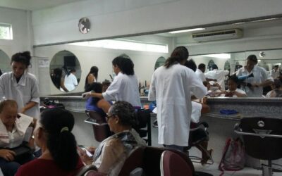 Senac promove Dia da Beleza para mães da terceira idade