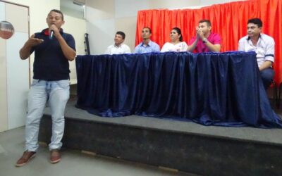 Empresários compartilham experiências em palestra sobre vendas