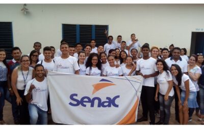 Alunos entregam alimentos arrecadados na I Gincana de Competências em Santa Inês