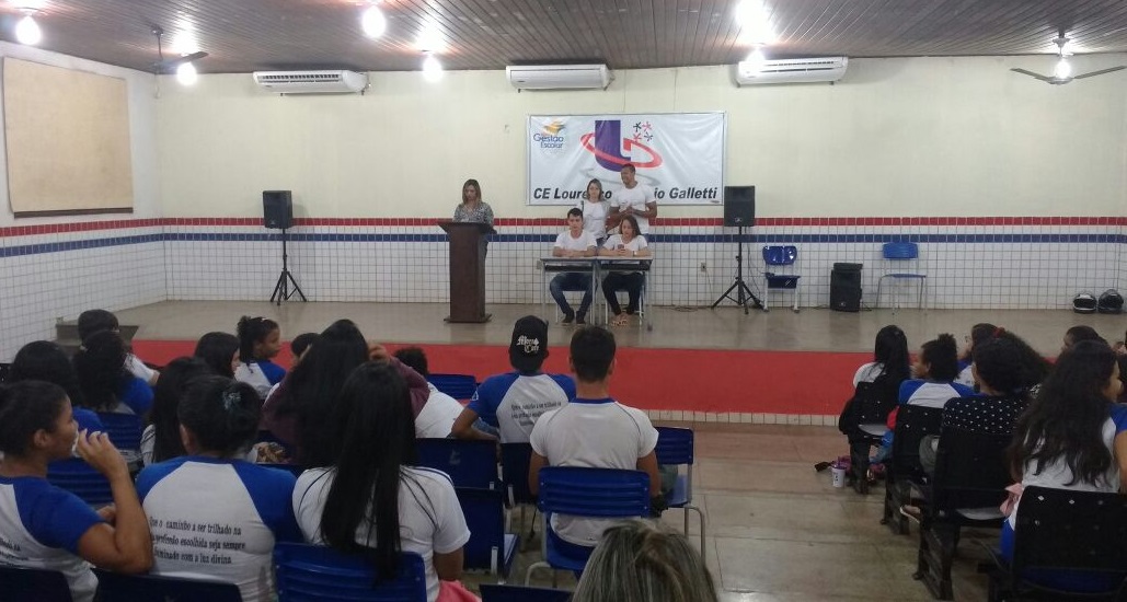 No momento, você está visualizando Jovens Aprendizes compartilham experiências com estudantes do Ensino Médio