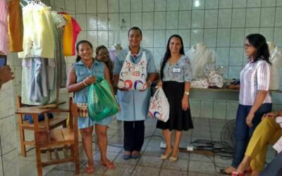Alunos da turma de Costureiro confeccionam materiais para doação no Abrigo Casa Lar