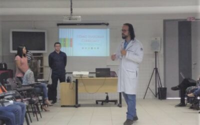 Palestra orienta preparação de jovens para entrevistas de emprego