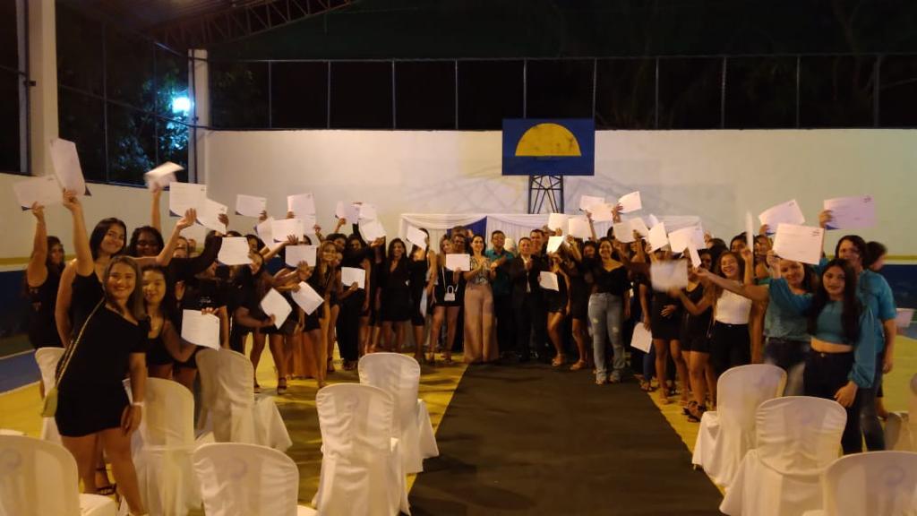 Você está visualizando atualmente Solenidade entrega mais de 70 certificados de cursos profissionalizantes em Jatobá Maranhão