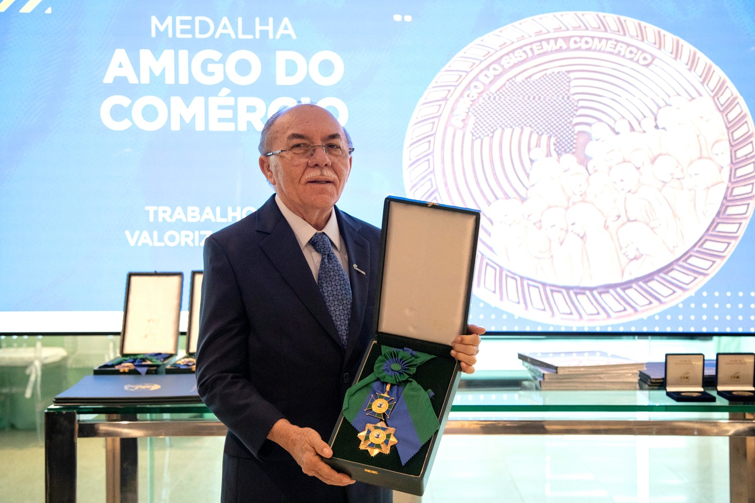 No momento, você está visualizando Presidente da Fecomércio-MA Maurício Feijó é agraciado com a Ordem do Mérito Comercial da Amazônia